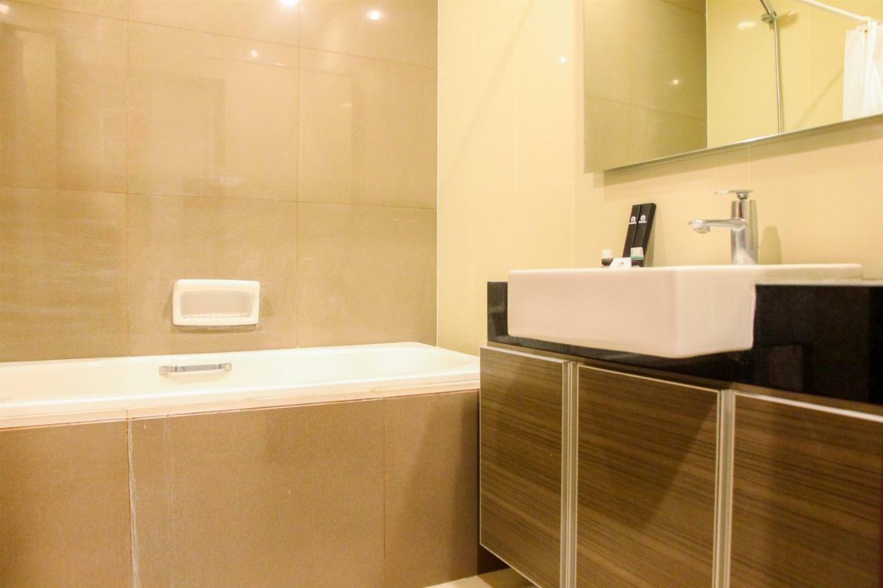 Deluxe And Modern M Gold Tower By Travelio